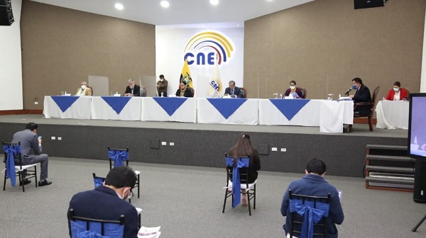 Ecuador: Más de 2 millones es el límite de gasto electoral para el balotaje fijado por el CNE