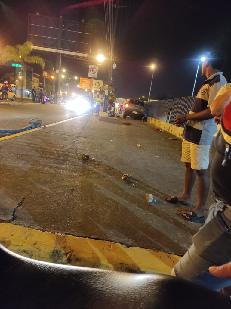 Disparan a un hombre al estilo sicariato frente al Paseo Shopping de Quevedo; sospechoso fue capturado