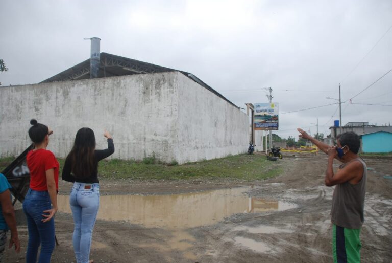 Quevedo: Habitantes del sector Gustavo Campi reclaman contaminación por empresa municipal