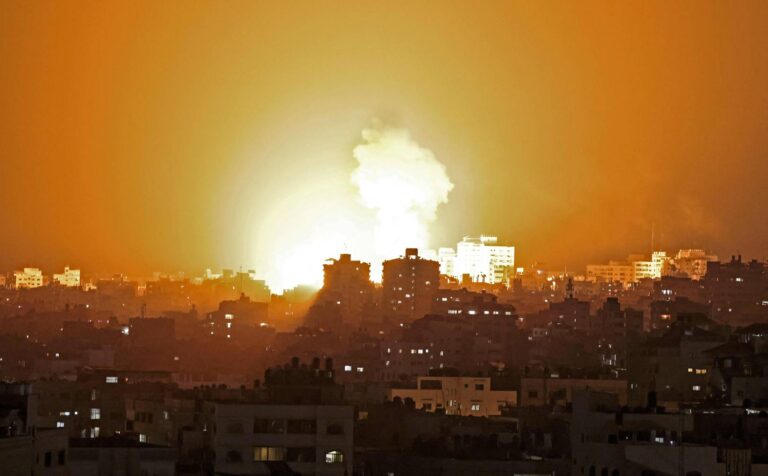 Bombardeos de Israel a Gaza provocan la muerte de 20 personas
