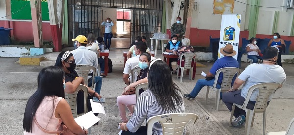 Docentes de Mocache fueron vacunados contra el covid-19