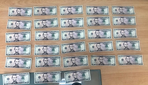 Pedernales: Lo detuvieron por usar billetes falsos