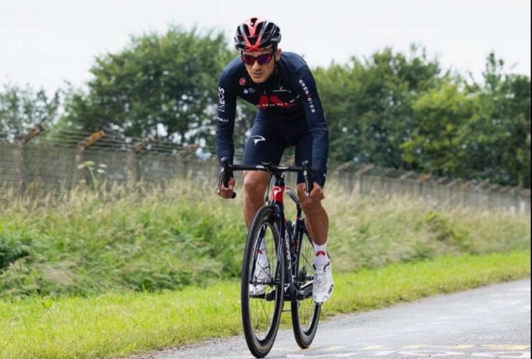 Richard Carapaz entre los 20 mejores del Tour de Francia
