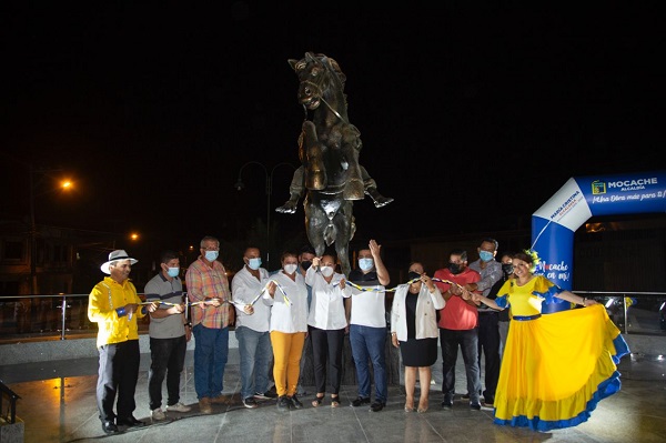 En Mocache inauguran ‘Monumento al Montubio’