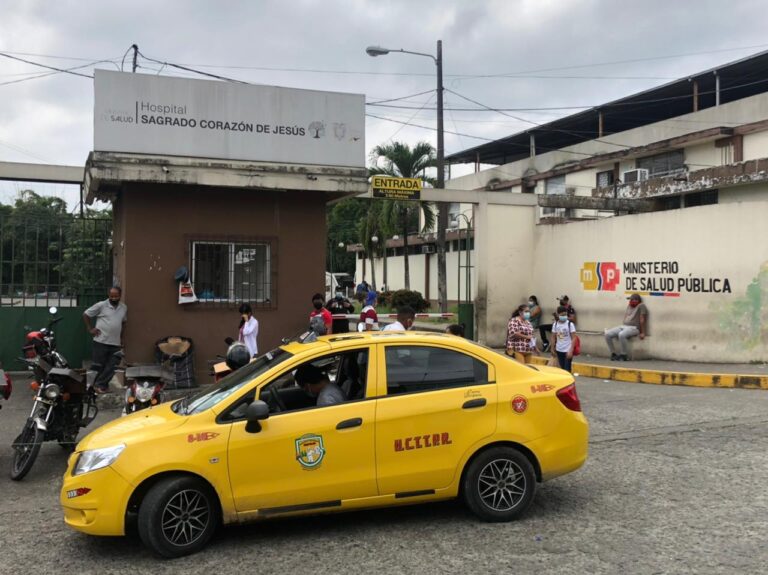 Policía en servicio pasivo fue herido por un motorizado en Quevedo