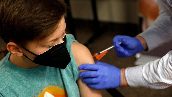 Ecuador: Inicia vacunación a población de 12 a 17 años con enfermedades agravantes