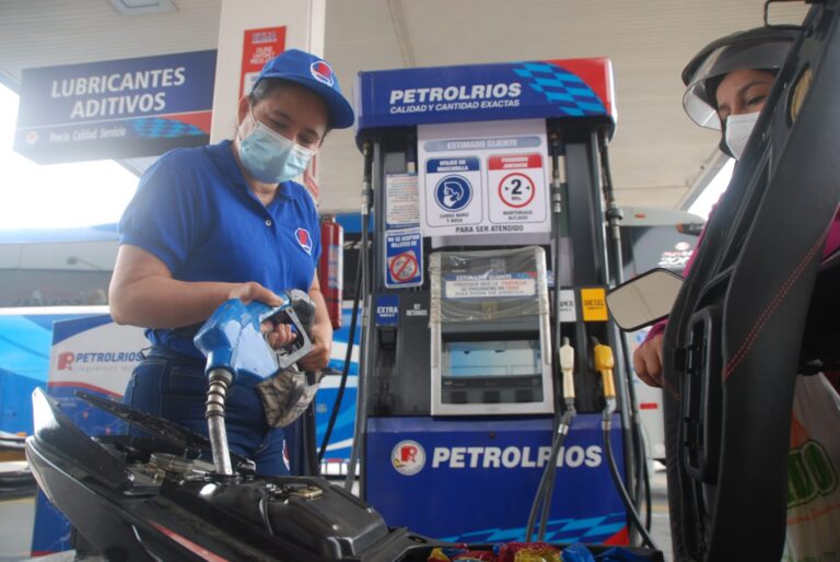 El precio del diésel subirá desde este jueves a $ 1,60 y la gasolina extra a $ 2,28