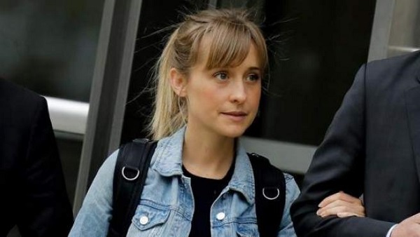 Condenan a prisión a la actriz de ‘Smallville’ Allison Mack