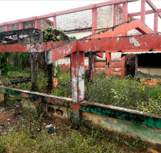 Escuelas abandonadas son refugios de los pillos