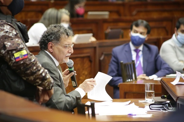 Pablo Celi se presentó con sus descargos ante la Comisión de Fiscalización de la Asamblea Nacional