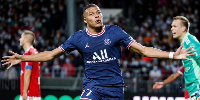 El Real Madrid ofrece un récord de 160 millones al PSG para fichar a Mbappé