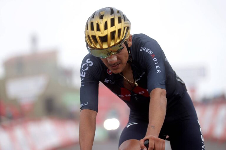 Richard Carapaz fue penalizado en La Vuelta a España