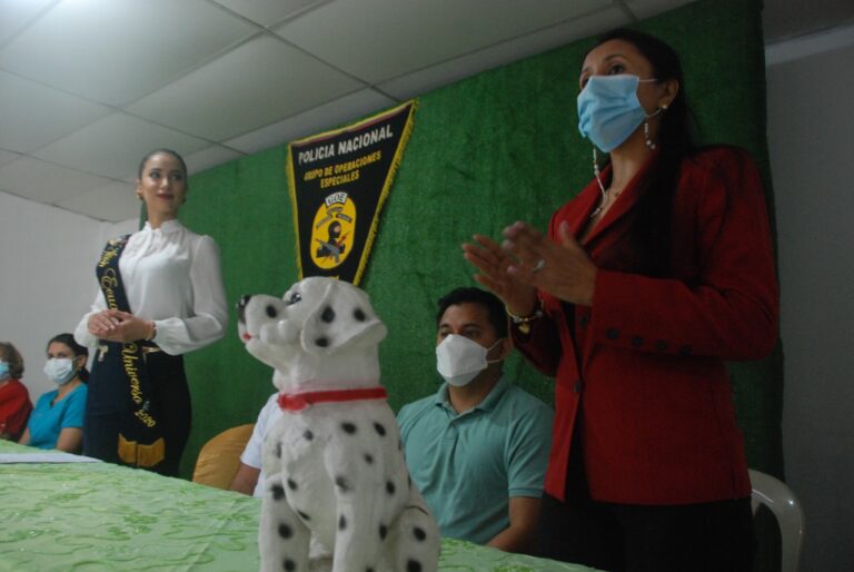 Miss Ecuador, Leyla Espinoza, lanzará campaña para esterilizar y adoptar mascotas de las calles
