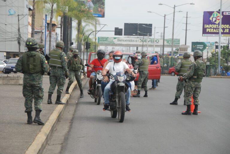 Militares patrullan las calles de Quevedo para reforzar la seguridad