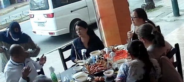 Asaltados mientras comían cangrejos en un restaurante de Quevedo