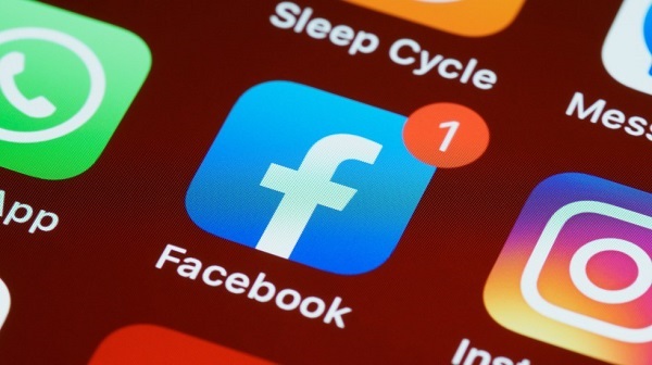 Acciones de Facebook se desploman al 6% por inestabilidad de la aplicación