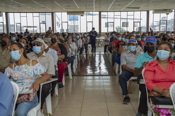 Proyecto ‘Pio Los Ríos’ entregará 12 mil pollitos a emprendedores de Mocache