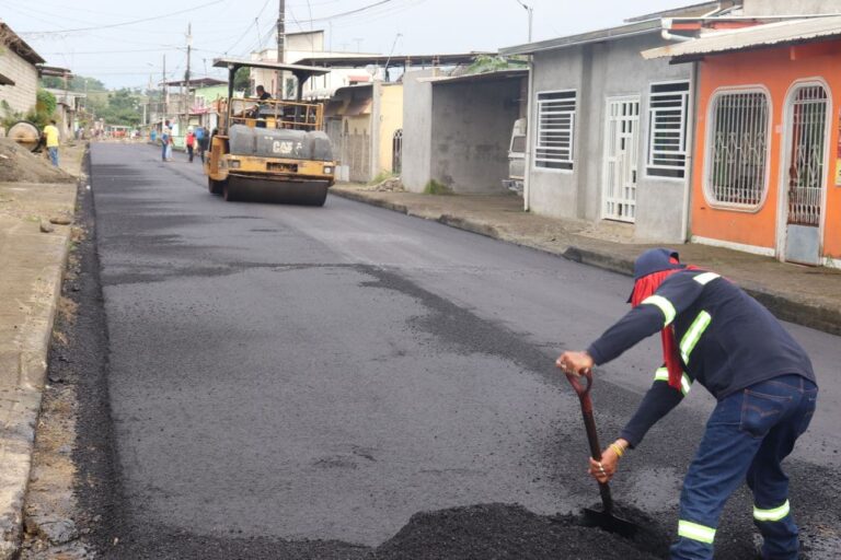 62 kilómetros más de calles asfaltadas en Quevedo