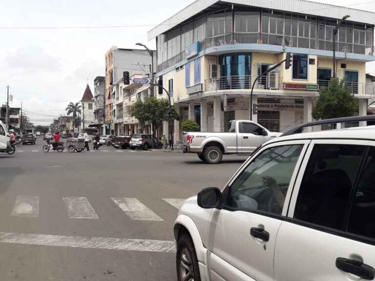 Semáforos en Babahoyo siguen en mal estado 