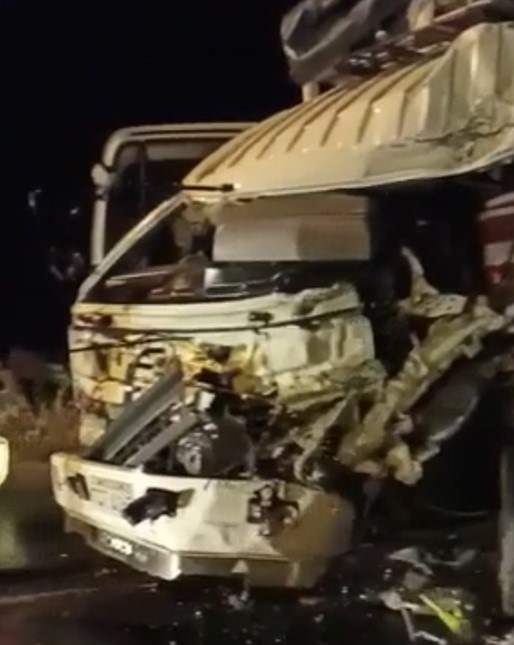 Ventanas: Conductor de camión muere tras chocar con un bus de la cooperativa Panamericana