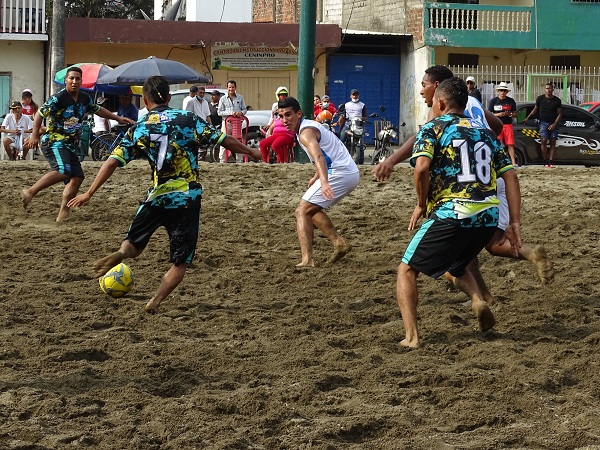 La Copa Carlos German de fútbol playa se fue para Palenque