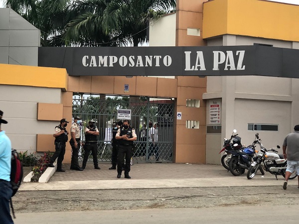 Presunto intento de sicariato dentro de un camposanto de Quevedo