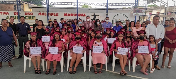 Llega a su fin el curso municipal gratuito de pastelería en Palenque