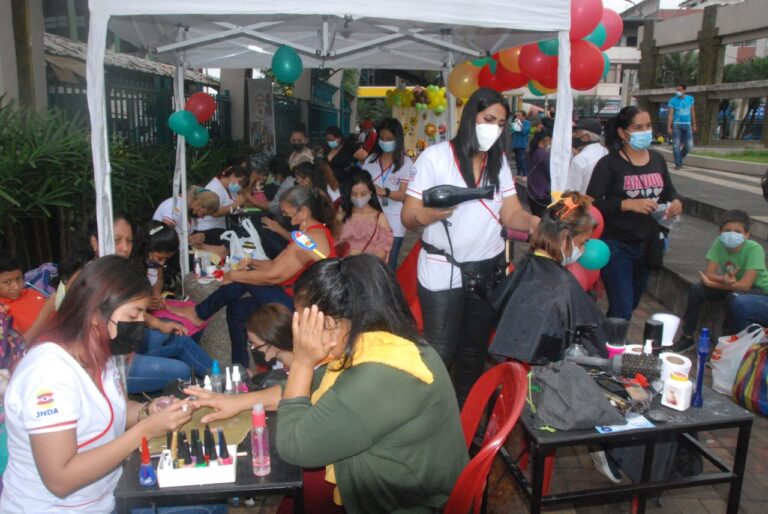 Feria Renacer 2021 se llevó a cabo por parte del Centro de Formación Artesanal Guayaquil