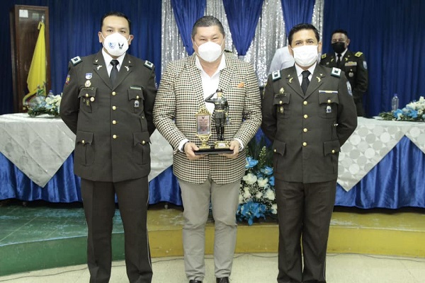 Policías del distrito Vinces – Palenque reciben reconocimientos