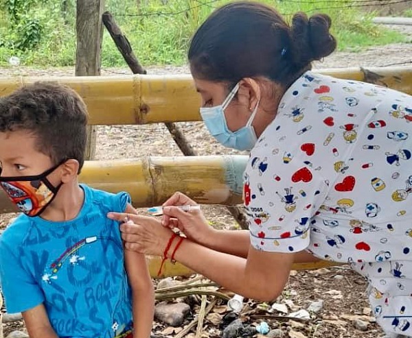 Vacunación contra el covid-19 en Palenque continúa a paso firme