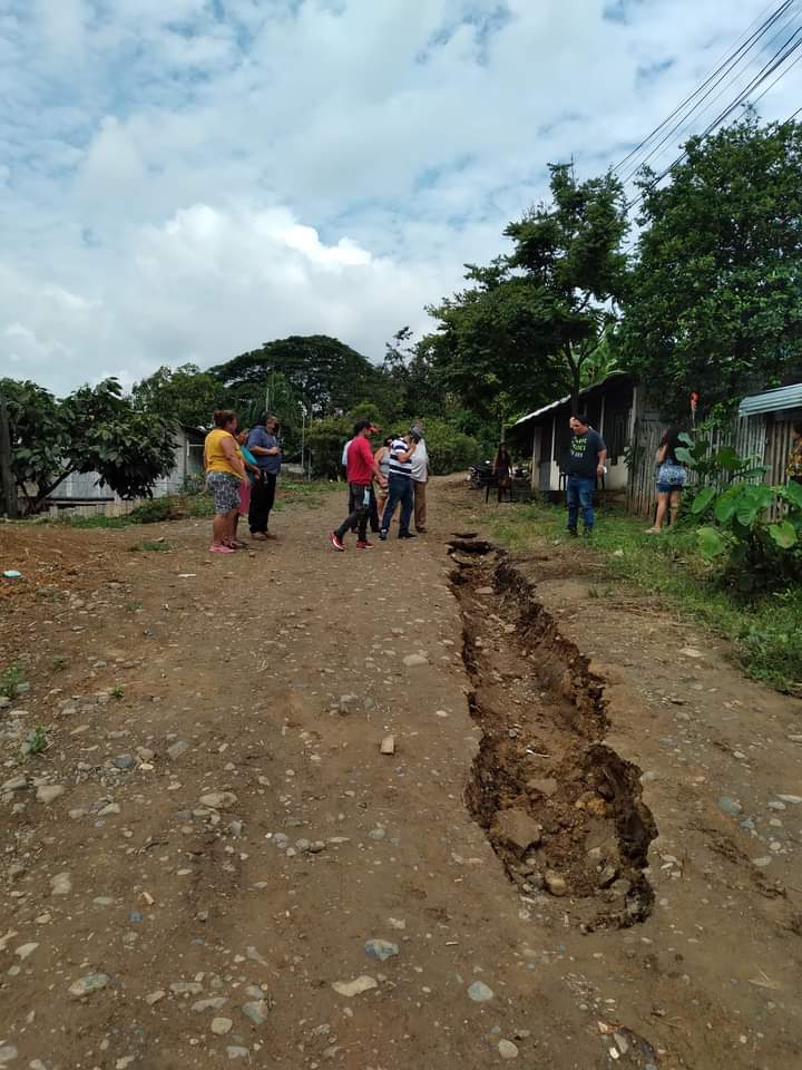 Obra sin terminar causa malestar a los ciudadanos de la parroquia San Cristóbal