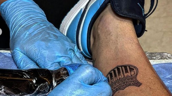 Joao Rojas se tatuó el escudo de su equipo tras perder la final de LigaPro