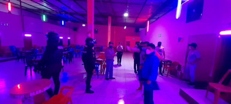 La Agencia Nacional de Regulación, Control y Vigilancia Sanitaria visita night clubs y farmacias en Quevedo