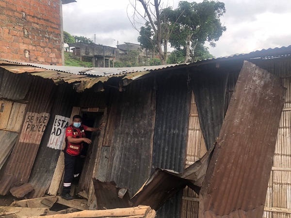 El Empalme: Colapsa una casa debido a las lluvias en el sector Tamarindo