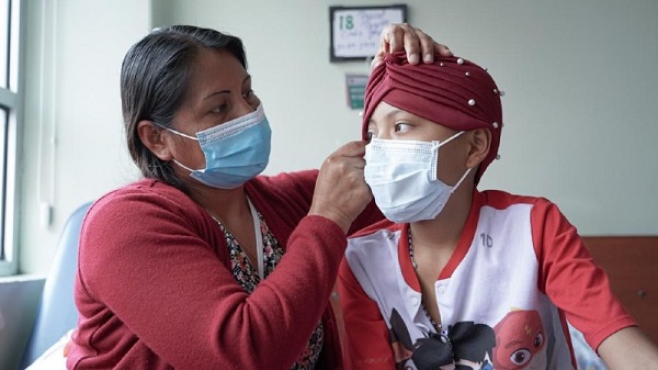 Quito: Con solo 11 años, Cindhy lucha contra el cáncer