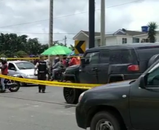 Con fusil desde un vehículo asesinan a un hombre en Santo Domingo de Los Tsáchilas