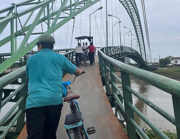 Vinces: Puente peatonal sur ya cuenta con su estructura mejorada