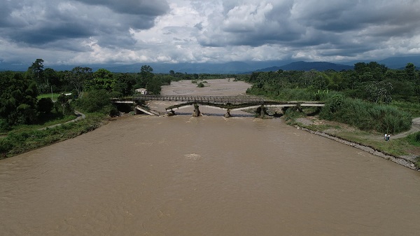 Puente Pantaloni en Valencia cerrado al paso por colapso de bases