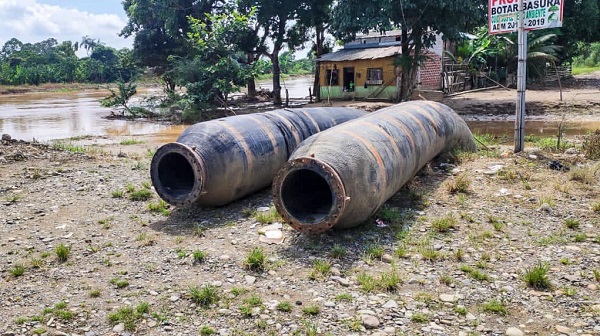 Prefectura de Los Ríos inicia trabajos de instalación de la tubería de la draga