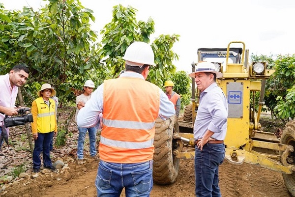 Prefectura continúa realizando actividades y obras en cantones de Los Ríos