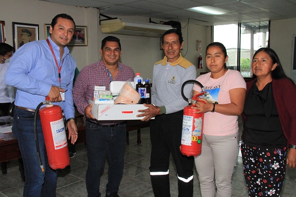 Municipio de Valencia dona kits de primeros auxilios y extintores