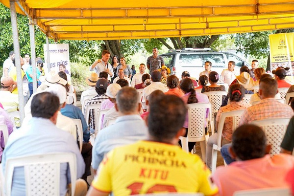 Prefectura de Los Ríos inicia los trabajos de construcción de un Complejo Deportivo en Palenque