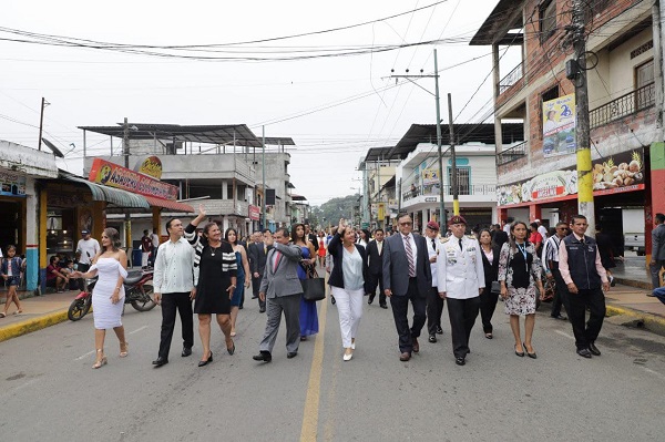 Mocache cerró sus fiestas con desfile cívico y sesión solemne