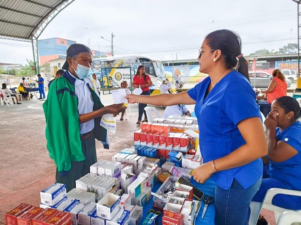 Brigadas médicas y clínica móvil de la Prefectura de Los Ríos atendieron en Babahoyo