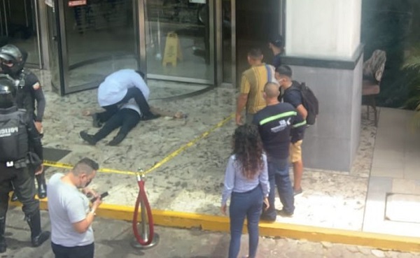 Abogado es asesinado al presunto estilo sicariato fuera de un hotel en Guayaquil