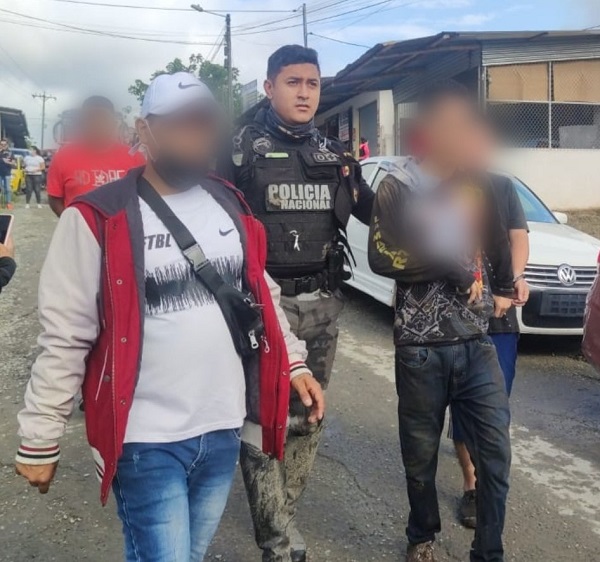 Policías y militares recapturan a más de 100 reos que se escaparon de la cárcel de Santo Domingo