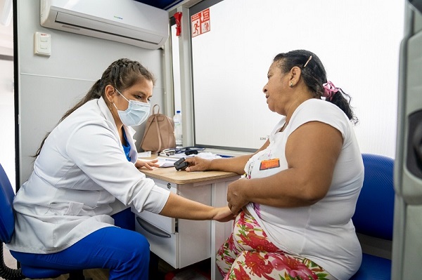 Prefectura de Los Ríos sigue atendiendo a riosenses mediante brigadas médicas