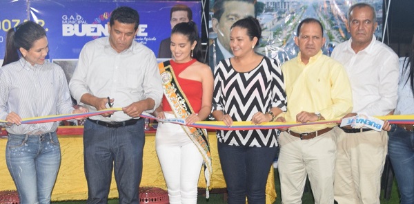 Inauguran la reconstrucción de cancha sintética en Buena Fe