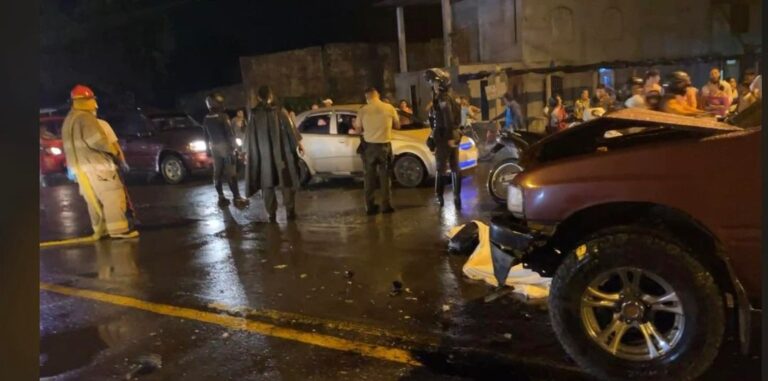 Valencia: Calzada mojada habría influido en accidente de tránsito