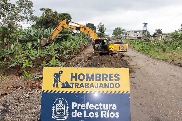 Prefectura de Los Ríos reconstruye vías principales en el cantón Mocache